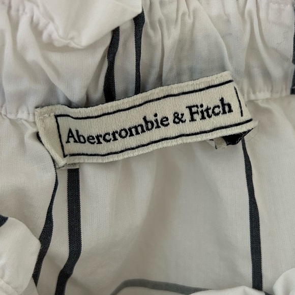 A&F Plaid Off the Shoulder Blouse 
Size: Small
NWOT - Picture 10 of 11